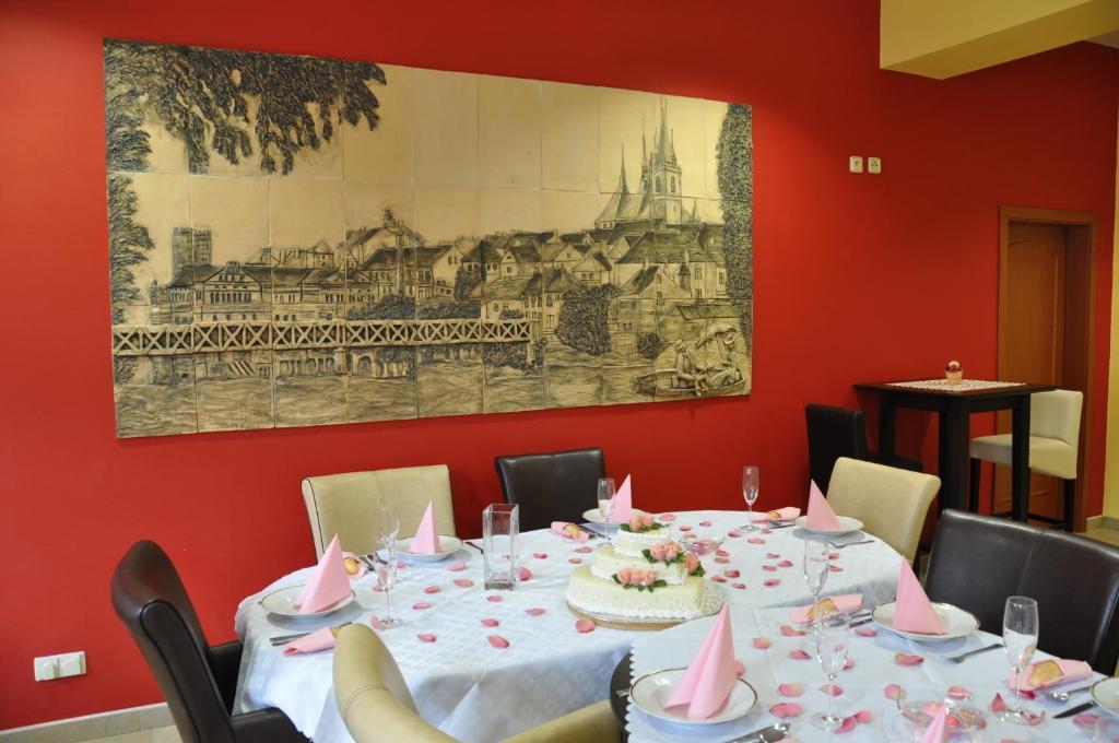 U Radnice Hotel Louny